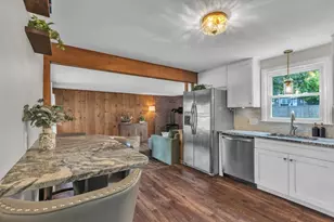31 Thompson St, East Longmeadow, MA 01028 - Photo 9