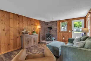31 Thompson St, East Longmeadow, MA 01028 - Photo 5