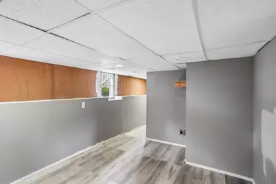 9 Atlantic Ave, North Providence, RI 02904 - Photo 9