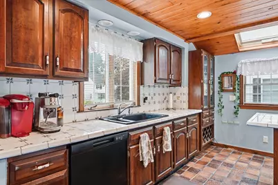 89 Abbott St, Springfield, MA 01118 - Photo 15