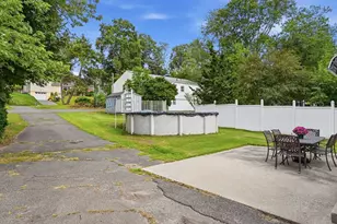 89 Abbott St, Springfield, MA 01118 - Photo 35
