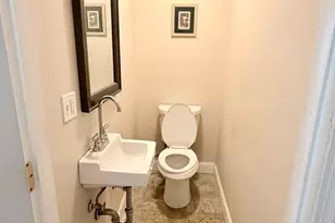 246 Montcalm St, Chicopee, MA 01020 - Photo 25