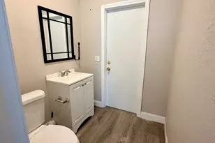 246 Montcalm St, Chicopee, MA 01020 - Photo 19
