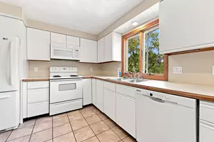 198 Elm St, Marlborough, MA 01752 - Photo 11