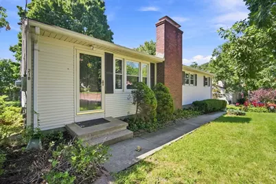 218 Maple St, East Longmeadow, MA 01028 - Photo 3