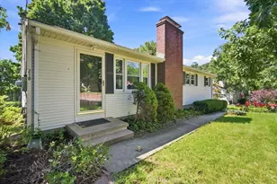 218 Maple St, East Longmeadow, MA 01028 - Photo 3