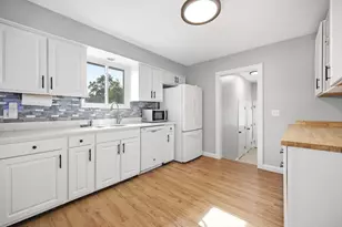 169 Raven, Lowell, MA 01852 - Photo 11