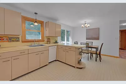 127 Springfield St, Palmer, MA 01069 - Photo 9