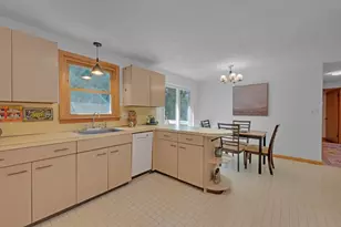 127 Springfield St, Palmer, MA 01069 - Photo 9