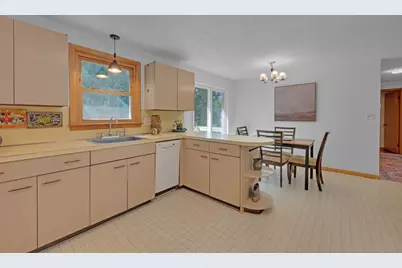 127 Springfield St, Palmer, MA 01069 - Photo 9