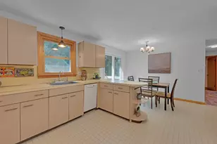 127 Springfield St, Palmer, MA 01069 - Photo 9