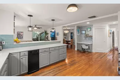 24 Holland St, Needham, MA 02492 - Photo 9