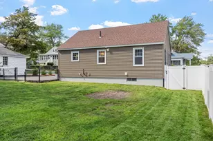 4 Maverick St, Fitchburg, MA 01420 - Photo 35