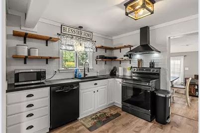 22 Loring Rd, Methuen, MA 01844 - Photo 5