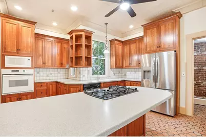 52 Mattoon St #1, Springfield, MA 01105 - Photo 3