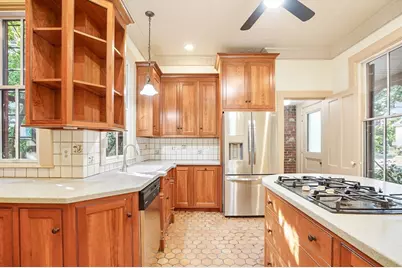 52 Mattoon St #1, Springfield, MA 01105 - Photo 5