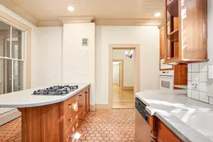 52 Mattoon St, Springfield, MA 01105 - Photo 9