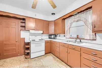 76 Howard St, Ludlow, MA 01056 - Photo 9