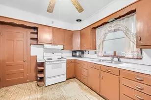 76 Howard St, Ludlow, MA 01056 - Photo 9