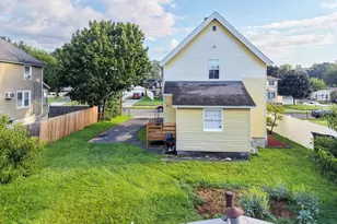 76 Howard St, Ludlow, MA 01056 - Photo 15