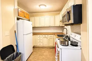 145-147 Hancock St, Springfield, MA 01109 - Photo 7