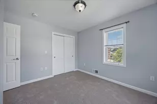 122 Locust St, Haverhill, MA 01830 - Photo 15