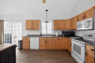 79 Emerald Dr, Lynn, MA 01904 - Photo 11