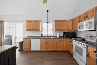 79 Emerald Dr, Lynn, MA 01904 - Photo 11