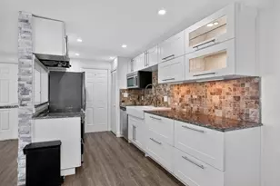 20 Walden Dr, Natick, MA 01760 - Photo 3