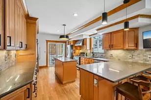 47 Emerald St, Medford, MA 02155 - Photo 9