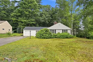 92 Oak Hollow Rd, Springfield, MA 01128 - Photo 1
