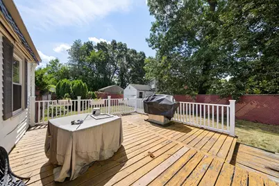 136 Laurie Ln, Lowell, MA 01854 - Photo 7