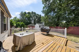 136 Laurie Ln, Lowell, MA 01854 - Photo 7