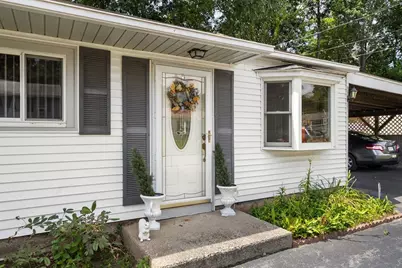 136 Laurie Ln, Lowell, MA 01854 - Photo 3