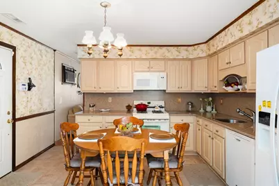 136 Laurie Ln, Lowell, MA 01854 - Photo 11