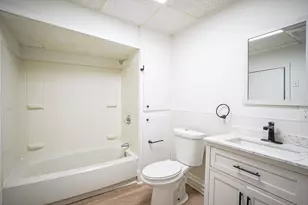 3 Charles St, Chicopee, MA 01020 - Photo 9