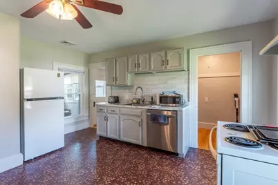 1136 N Pleasant St, Amherst, MA 01002 - Photo 27