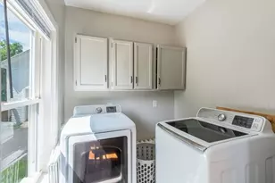 1136 N Pleasant St, Amherst, MA 01002 - Photo 23