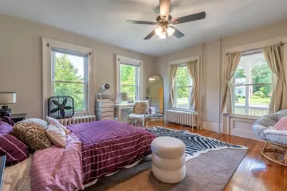 1136 N Pleasant St, Amherst, MA 01002 - Photo 19