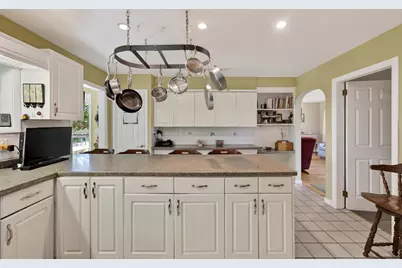 61 Highland Avenue, Dartmouth, MA 02747 - Photo 9