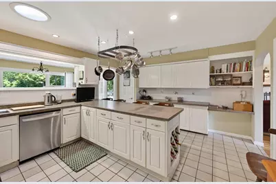 61 Highland Avenue, Dartmouth, MA 02747 - Photo 7