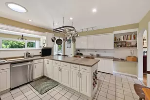 61 Highland Ave, Dartmouth, MA 02747 - Photo 7