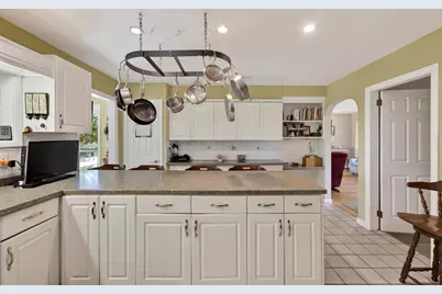 61 Highland Avenue, Dartmouth, MA 02747 - Photo 9