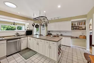 61 Highland Ave, Dartmouth, MA 02747 - Photo 7