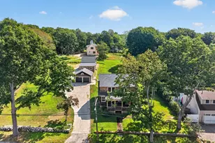 4 Oakland St, Mattapoisett, MA 02739 - Photo 3