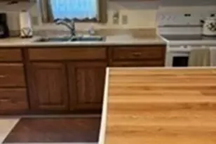 2 Castle Rd, Attleboro, MA 02703 - Photo 5