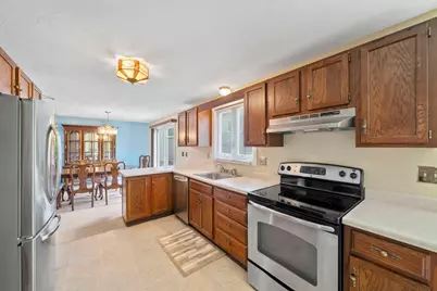 205 Comfort St #205, Bridgewater, MA 02324 - Photo 3