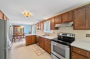 205 Comfort St, Bridgewater, MA 02324 - Photo 3