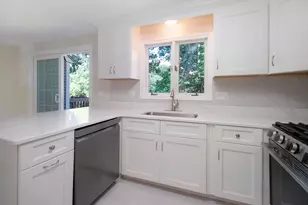 98 Heritage Dr, Tewksbury, MA 01876 - Photo 11