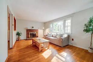 15 Carriage Dr, Chelmsford, MA 01824 - Photo 9